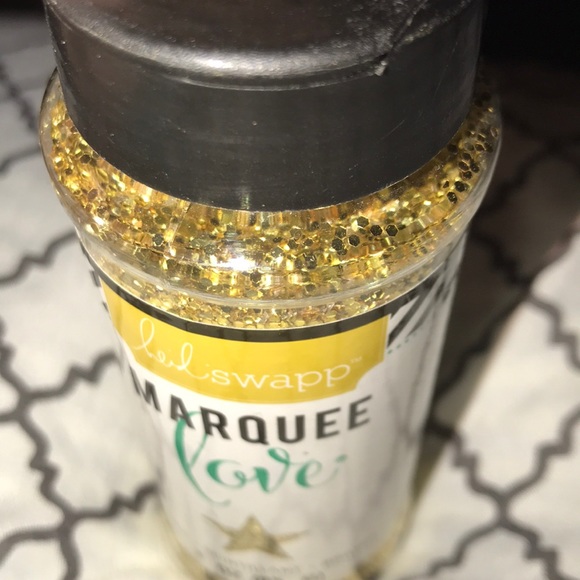 Glitter - Picture 2 of 3